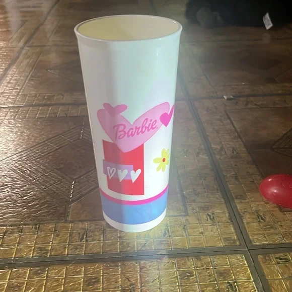 Vintage Barbie cup - Picture 2 of 4